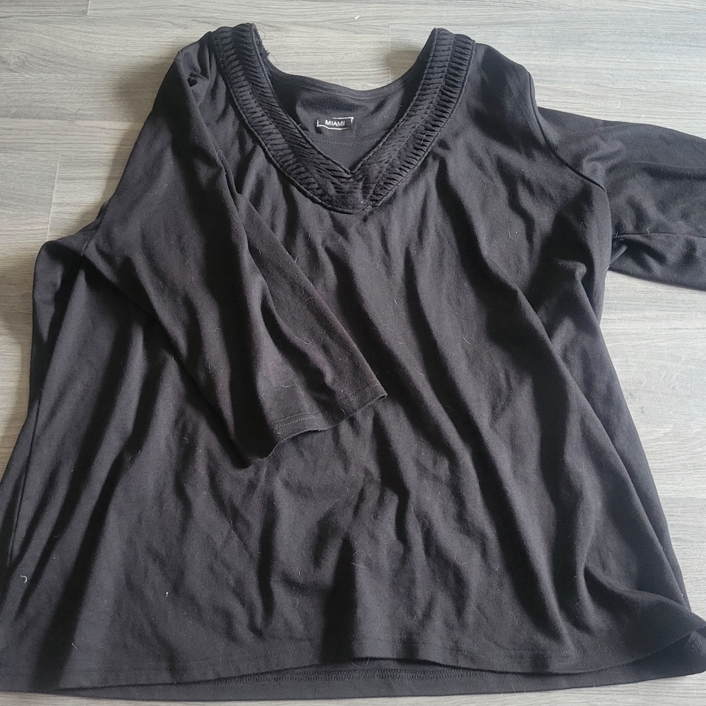 Miami Black Long Sleeve V-Neck Top